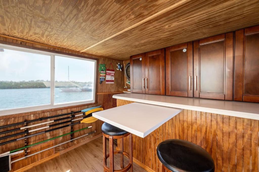 Hotel Beautiful Houseboat In Key West Exteriér fotografie