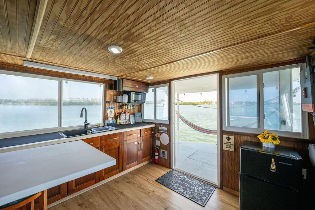 Hotel Beautiful Houseboat In Key West Exteriér fotografie